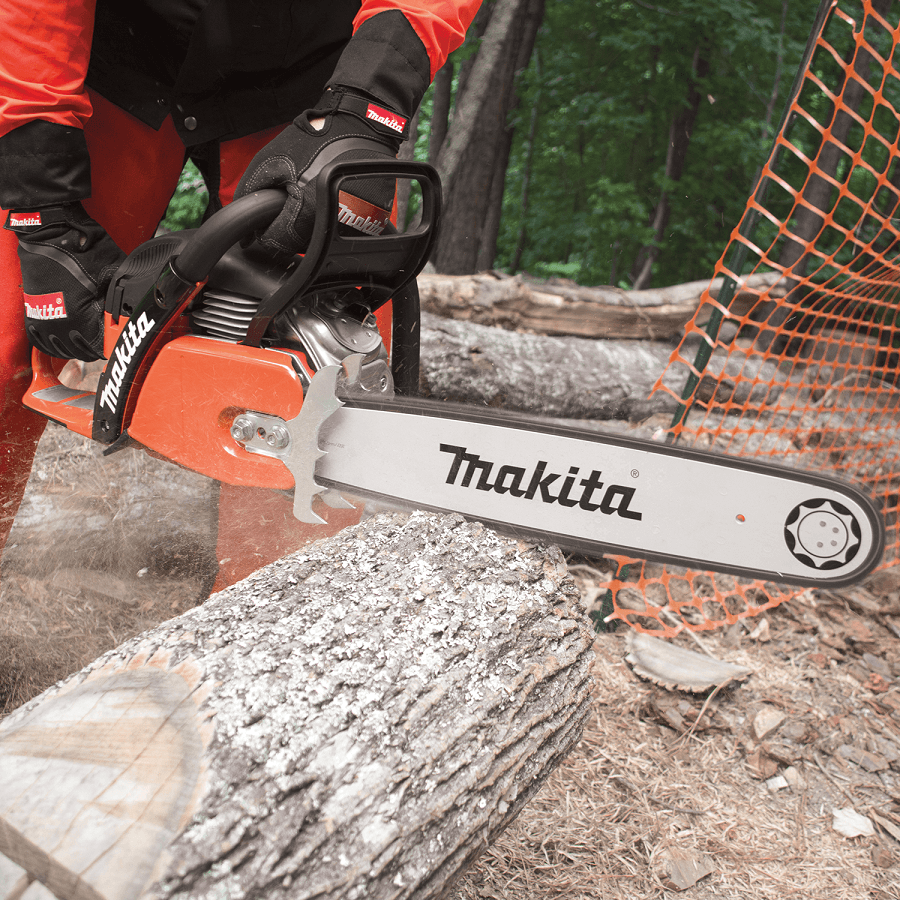 The Makita 20" 50cc Chain Saw EA5000PRFL
