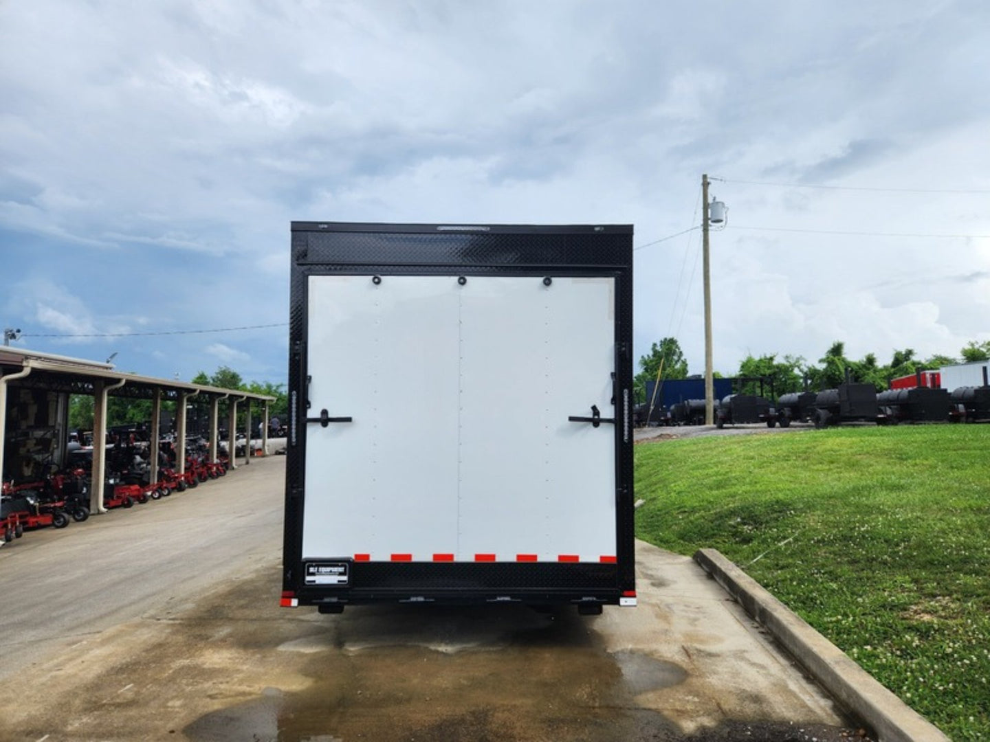 8.5x42 White With Black Out Trim Gooseneck King Pin Fifth Wheel Enclosed Trailer (3) 8K Rear 