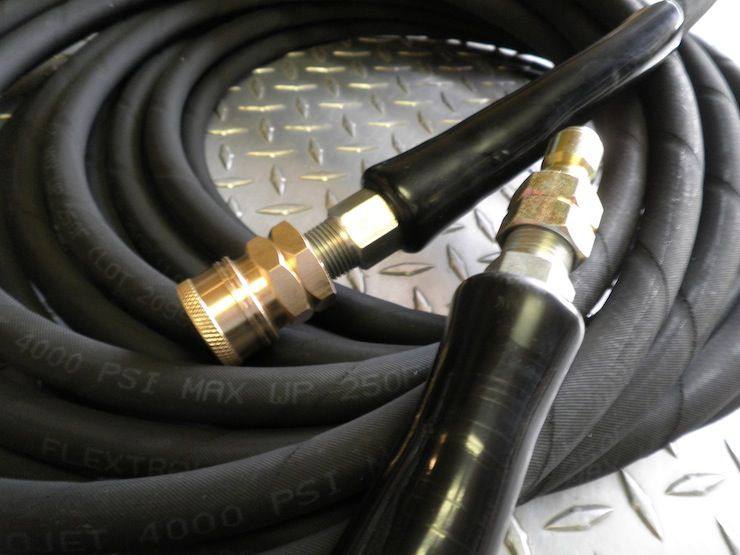 BE 85.238.156 3/8" Non-Marking Rubber Hose Single Wire Braid