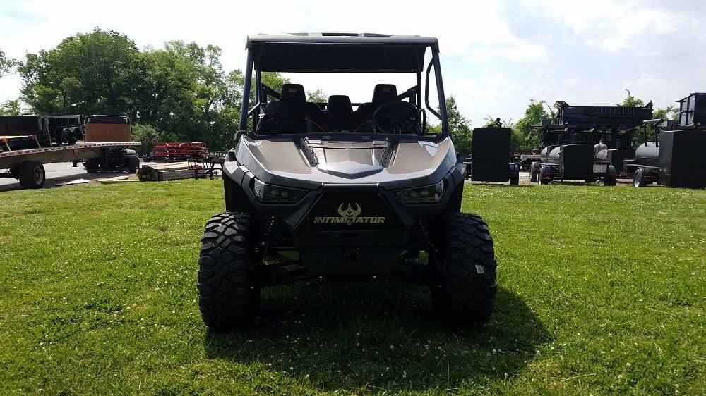 Intimidator GC1K Vehicle Left Side. This does NOT come standard with plastic roof.