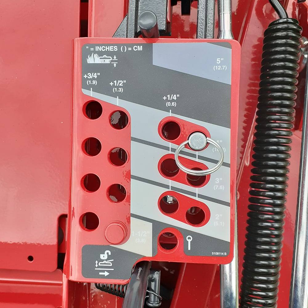 Ferris 5901872 ISX 3300 Zero Turn Mower Front Right