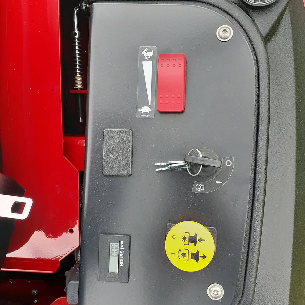 Ferris 5901872 ISX 3300 Zero Turn Mower Front Right