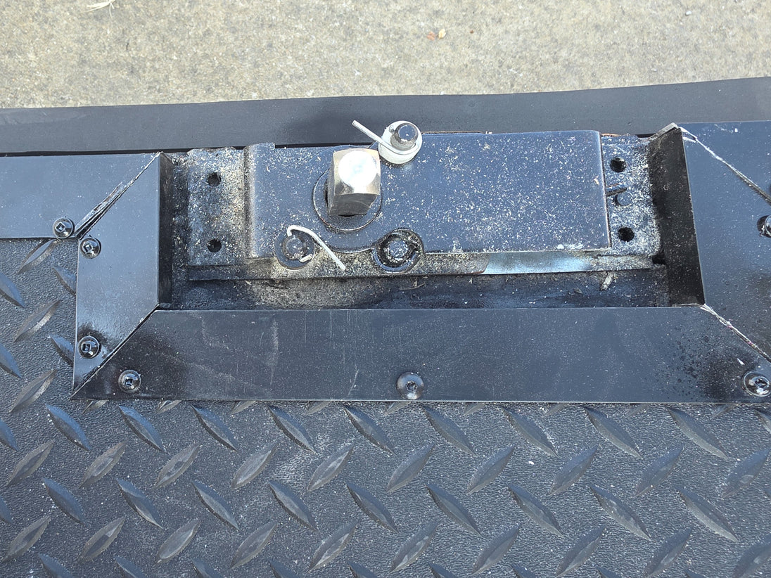 8.5x28 Enclosed Trailer Fully Loaded V Nose 30 Amp Elec. (2) 7,000LB Axle 14K GVWR Rear Ramp Lock