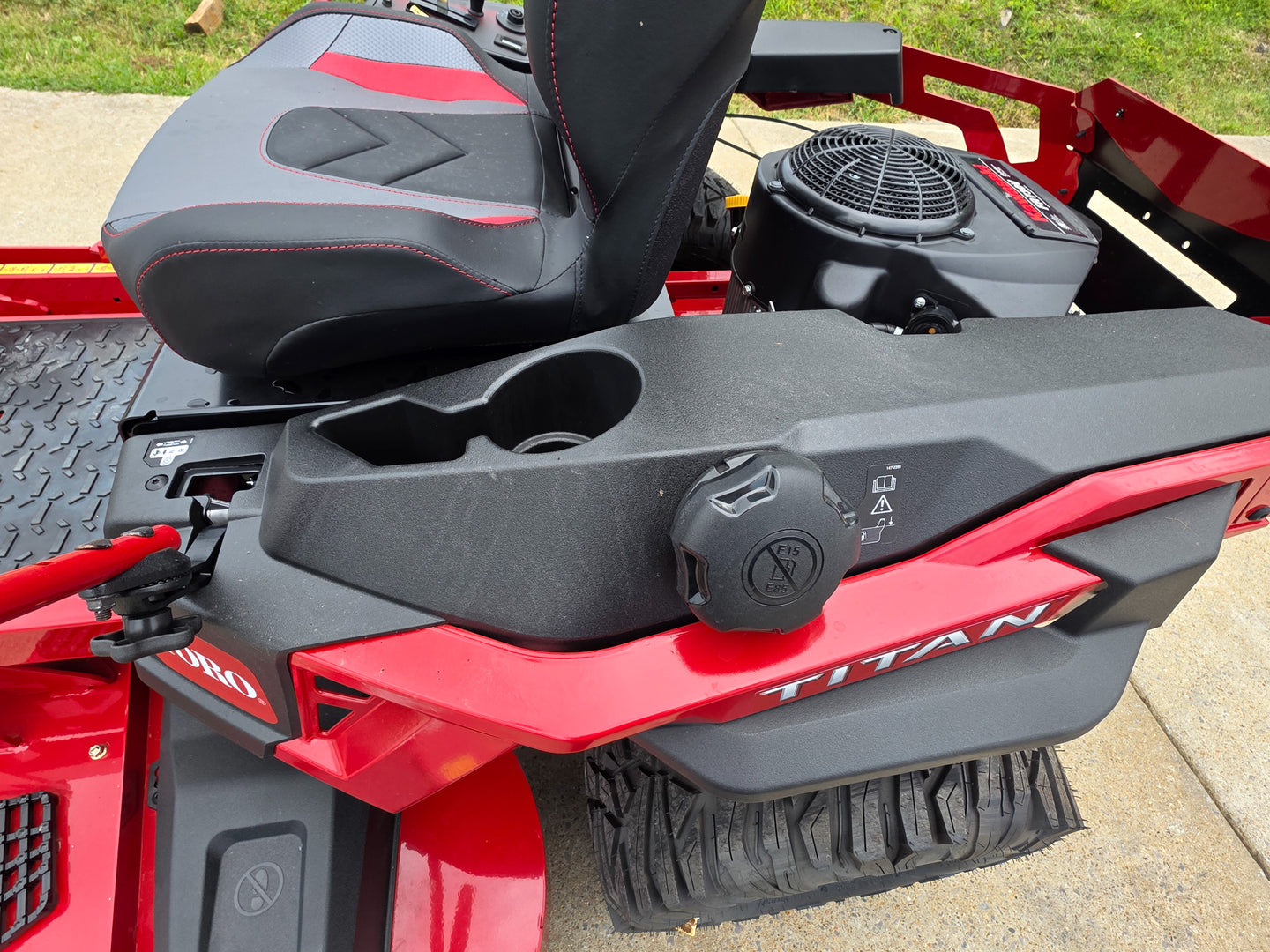 Toro 76605 60" Titan Zero Turn Mower 24HP KAW - SLE Equipment - 20