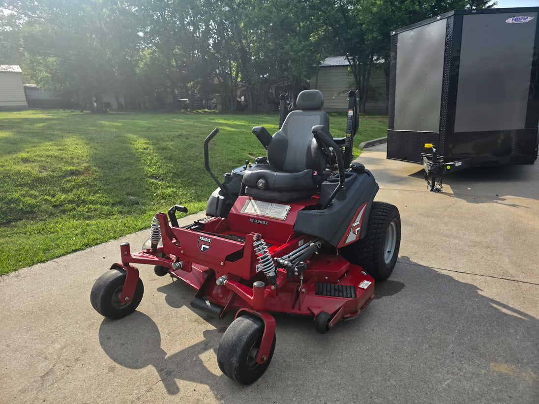 Used Ferris IS3200Z Zero Turn Mower 37 HP Vanguard Front Left