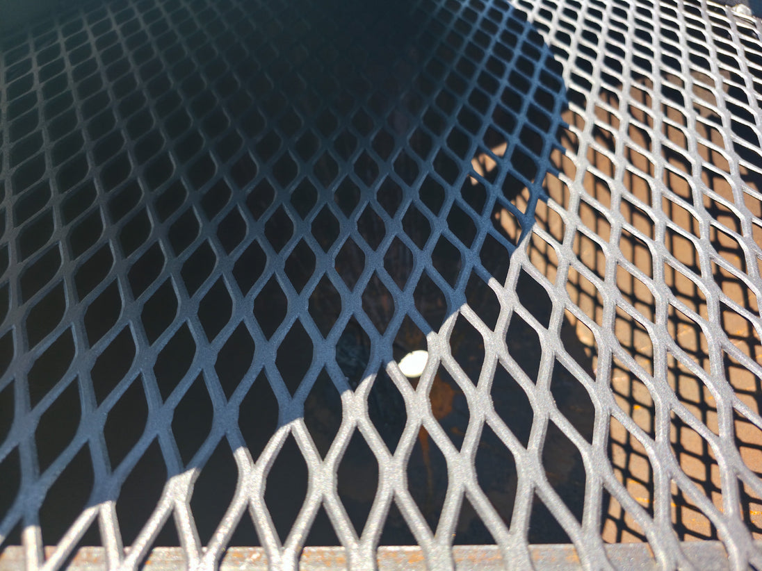 250 Gal Smoker Single Door with Counter Weight and Charkettle Grill