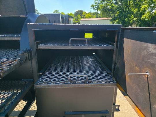 250 Gal Smoker Single Door with Counter Weight and Charkettle Warming Racks