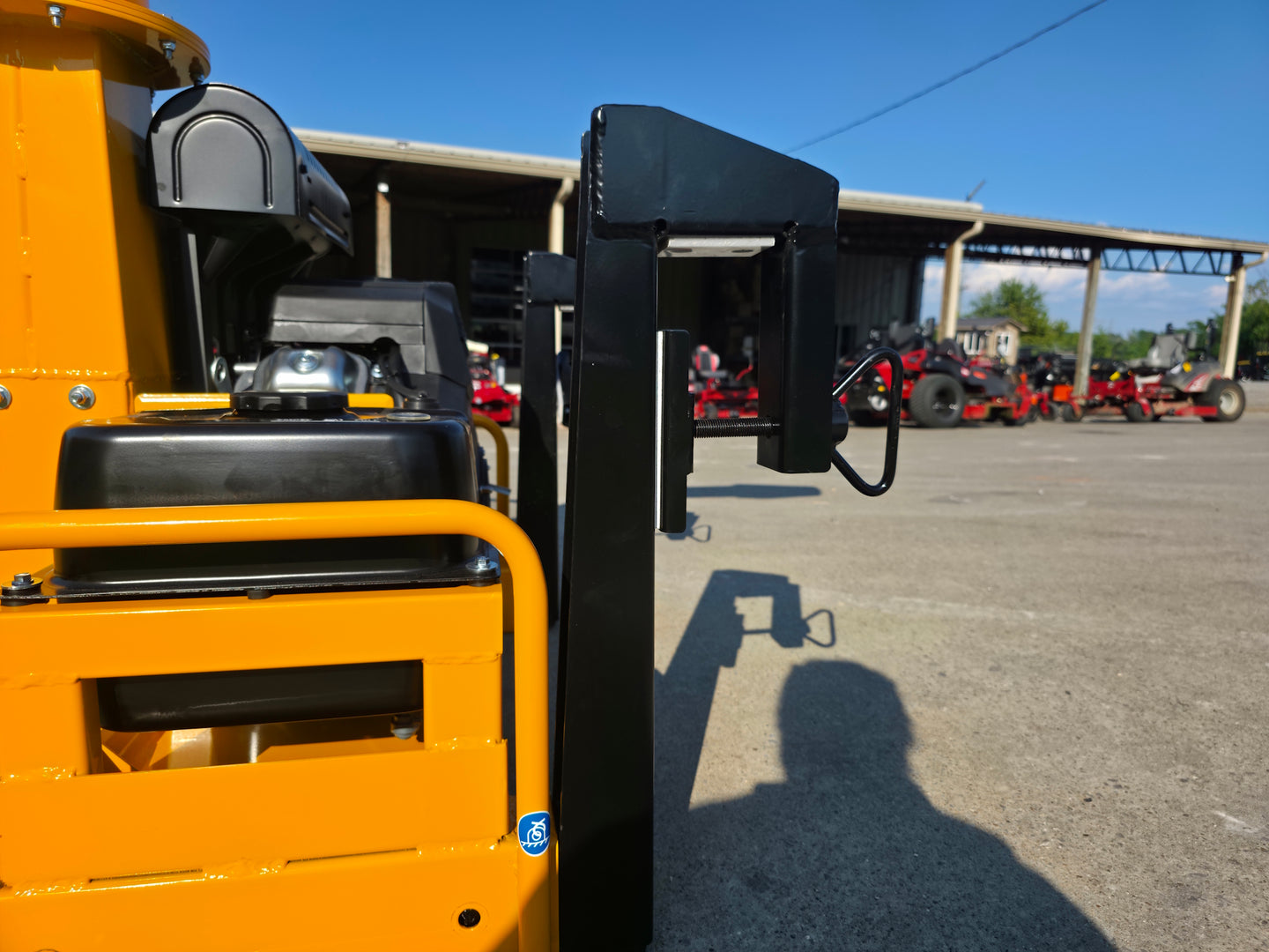 TURF ONE WBDL5021R Leaf Debris Truck Loader V - Twin Pro 21HP Engine - SLE Equipment - 9