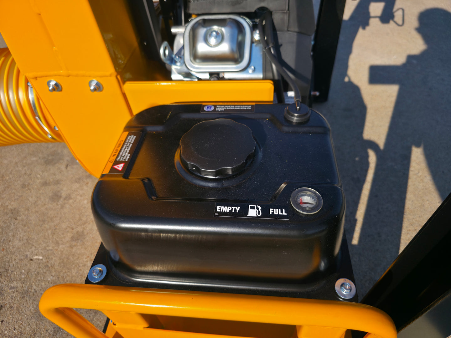 TURF ONE WBDL5021R Leaf Debris Truck Loader V - Twin Pro 21HP Engine - SLE Equipment - 8