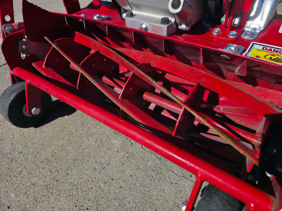 McLane 20-7-3.5B Front Throw 20" Reel Mower Briggs- 743521 Blades/ Rust