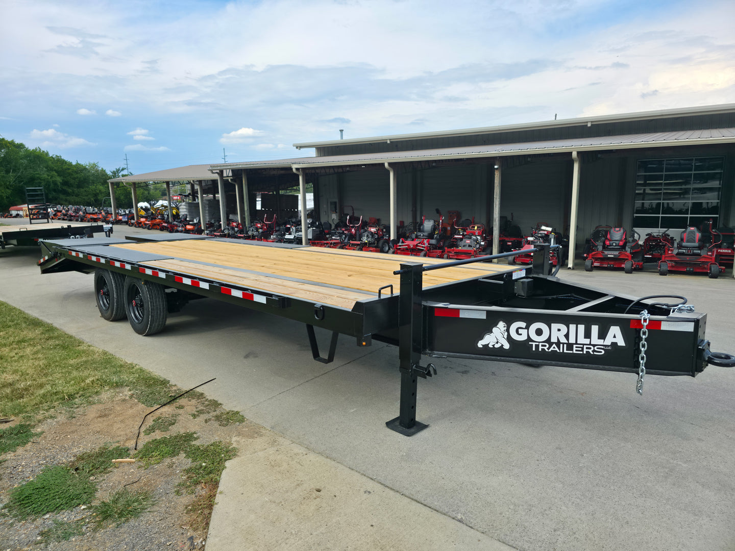 8.5x25 IBeam Deckover Dovetail Trailer (2) 10K Axles King Kong Ramps 20K GVWR Front Right 