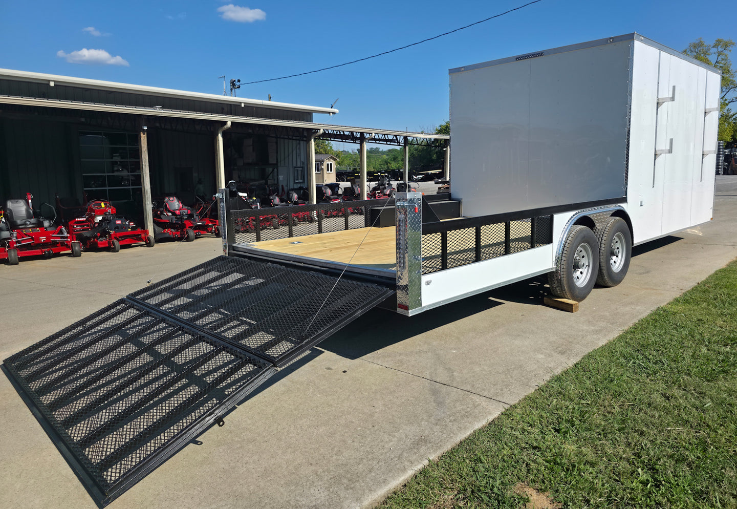 8.5x24 White Enclosed Hybrid with Side Ladder Racks (2) 7,000lb Axles Rear Left Gate Down