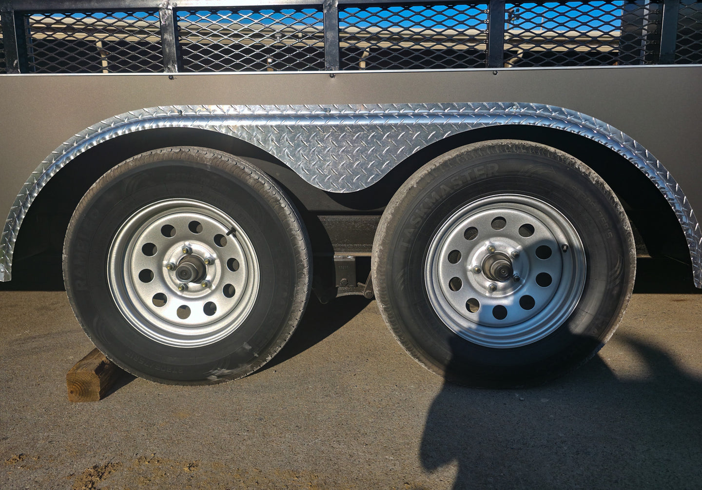 8.5x20 Charcoal Enclosed Hybrid Trailer with Gullwing (2) 3,500lb Axles Tires