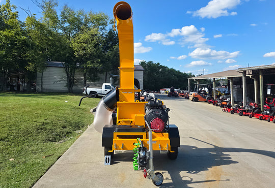 TURF ONE T10000DL PRO Truck Leaf Debris Loader V-Twin 35HP Engine Front