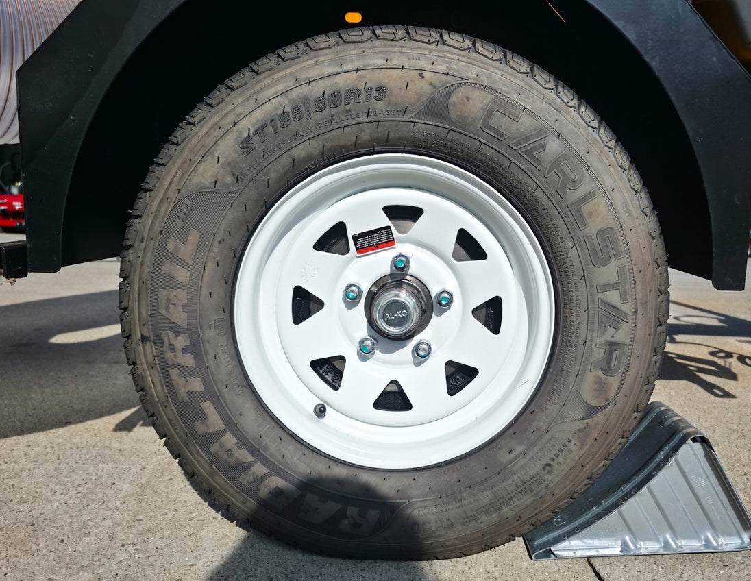 TURF ONE T10000DL PRO Truck Leaf Debris Loader V-Twin 35HP Engine Tire 