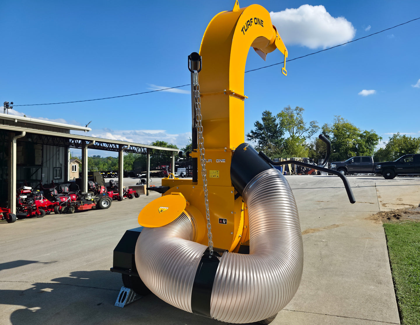 TURF ONE T10000DL PRO Truck Leaf Debris Loader V-Twin 35HP Engine Rear Right 