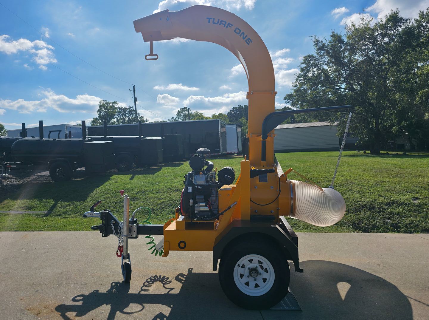 TURF ONE T10000DL PRO Truck Leaf Debris Loader V-Twin 35HP Engine Left Side