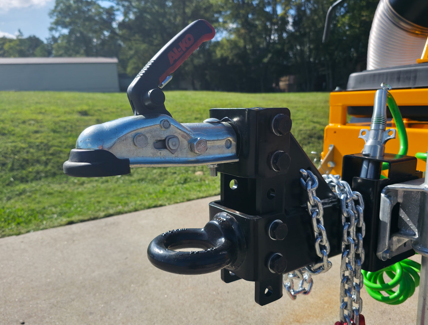 TURF ONE T10000DL PRO Truck Leaf Debris Loader V-Twin 35HP Engine Hitch Left Side