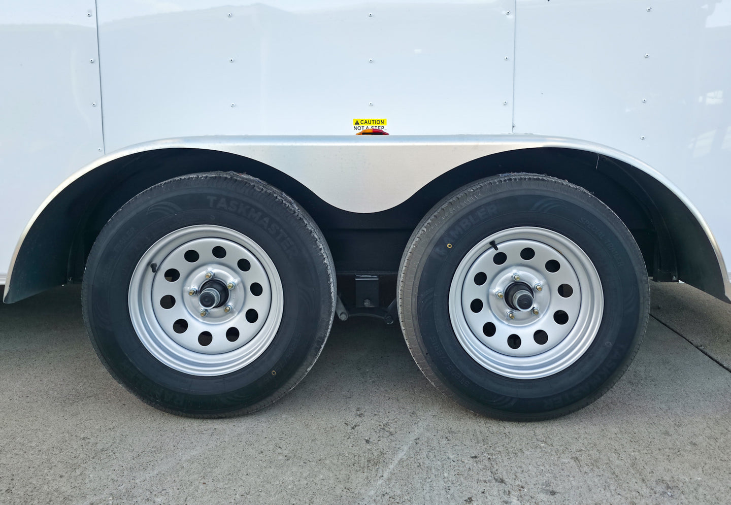 7x14x7 Enclosed Trailer White Flat Nose (2) 3500lb Axle Tires