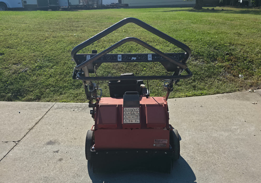 Toro 33515 21" Hydraulic Walk Behind Aerator Rear