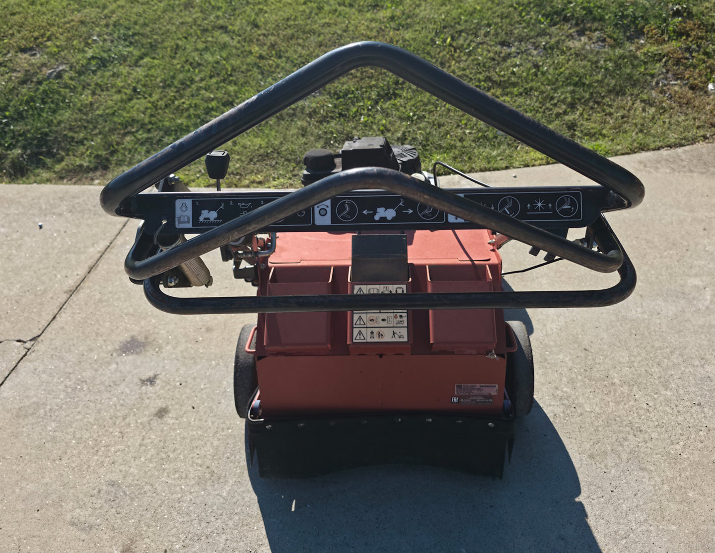 Toro 33515 21" Hydraulic Walk Behind Aerator Handle