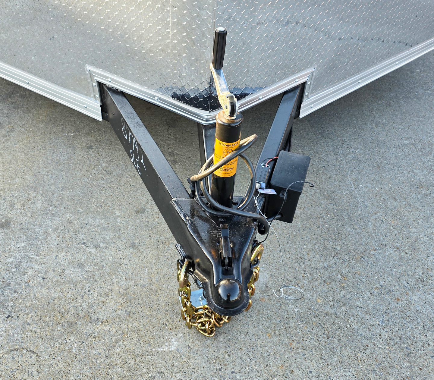 8.5x18 Indigo Enclosed Trailer Hybrid V-Nose with Roof (2)5,200LB Axles Jack and Hitch