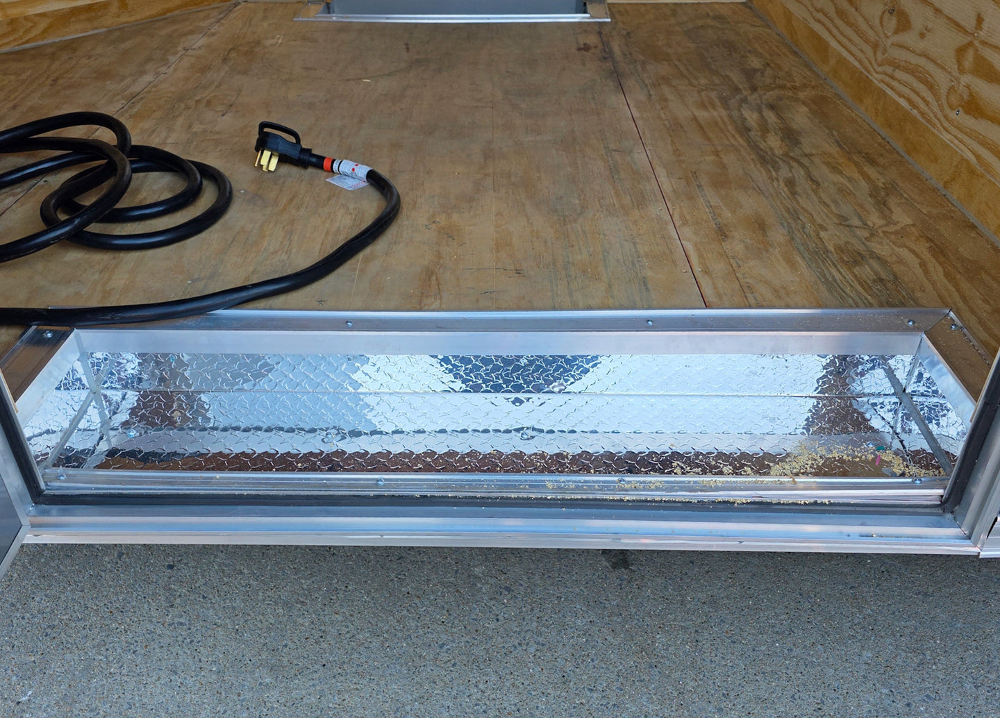 8.5x18 Indigo Enclosed Trailer Hybrid V-Nose with Roof (2)5,200LB Axles Large Door Step Up