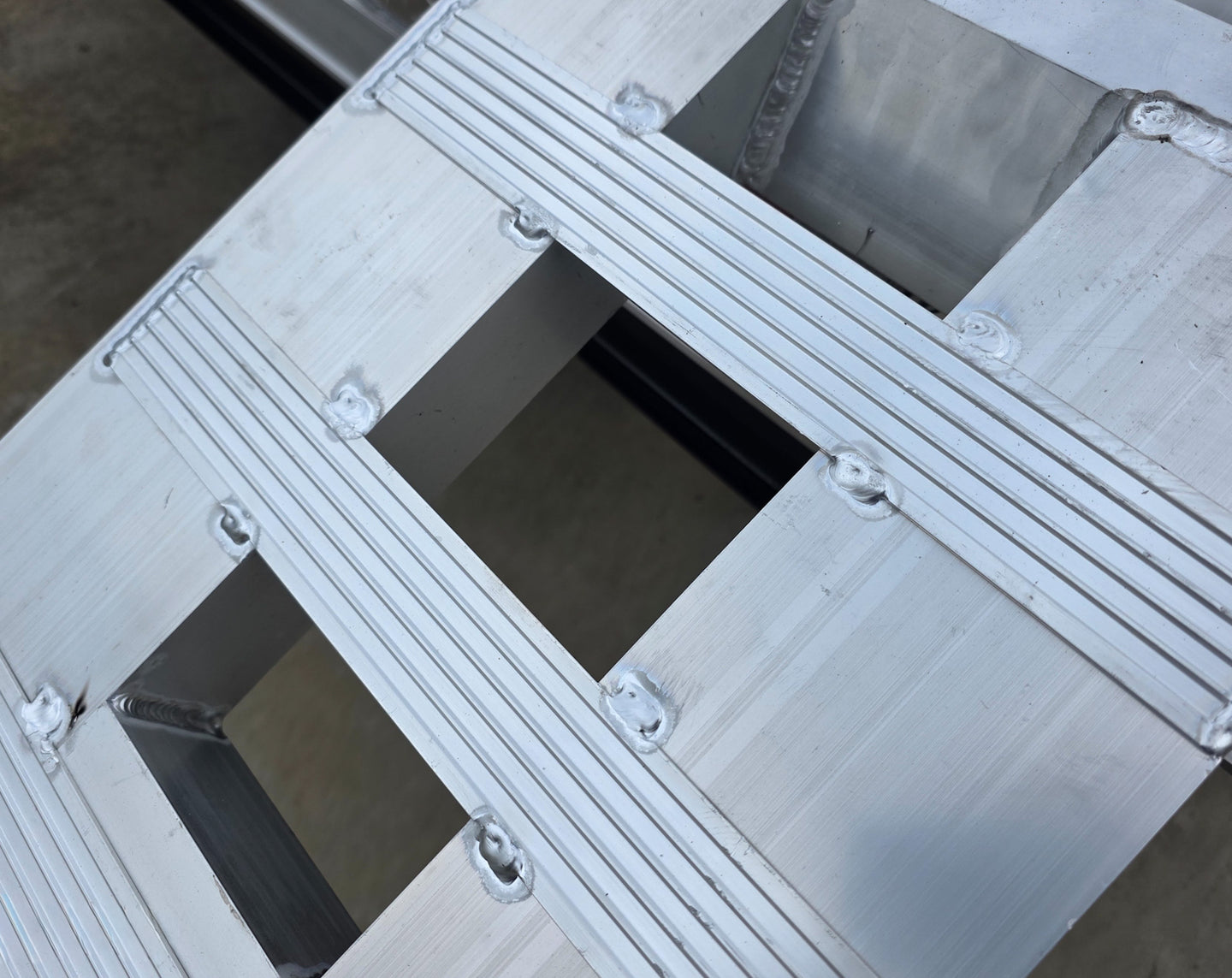 8.5x22 Hybrid Deckover Enclosed Trailer (2) 5200lb Axles Ramps 