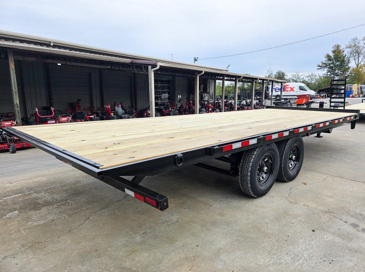 8.5x22 Deckover Tilt Trailer (2) 7,000K Axles Right Rear Side