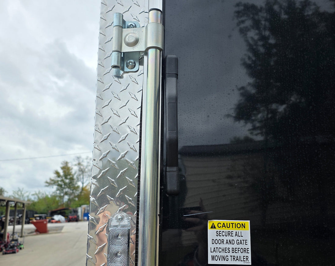 8.5X26 Gooseneck Enclosed Trailer with 9' Interior (3) 7,000lb Axles Ramp Handle 