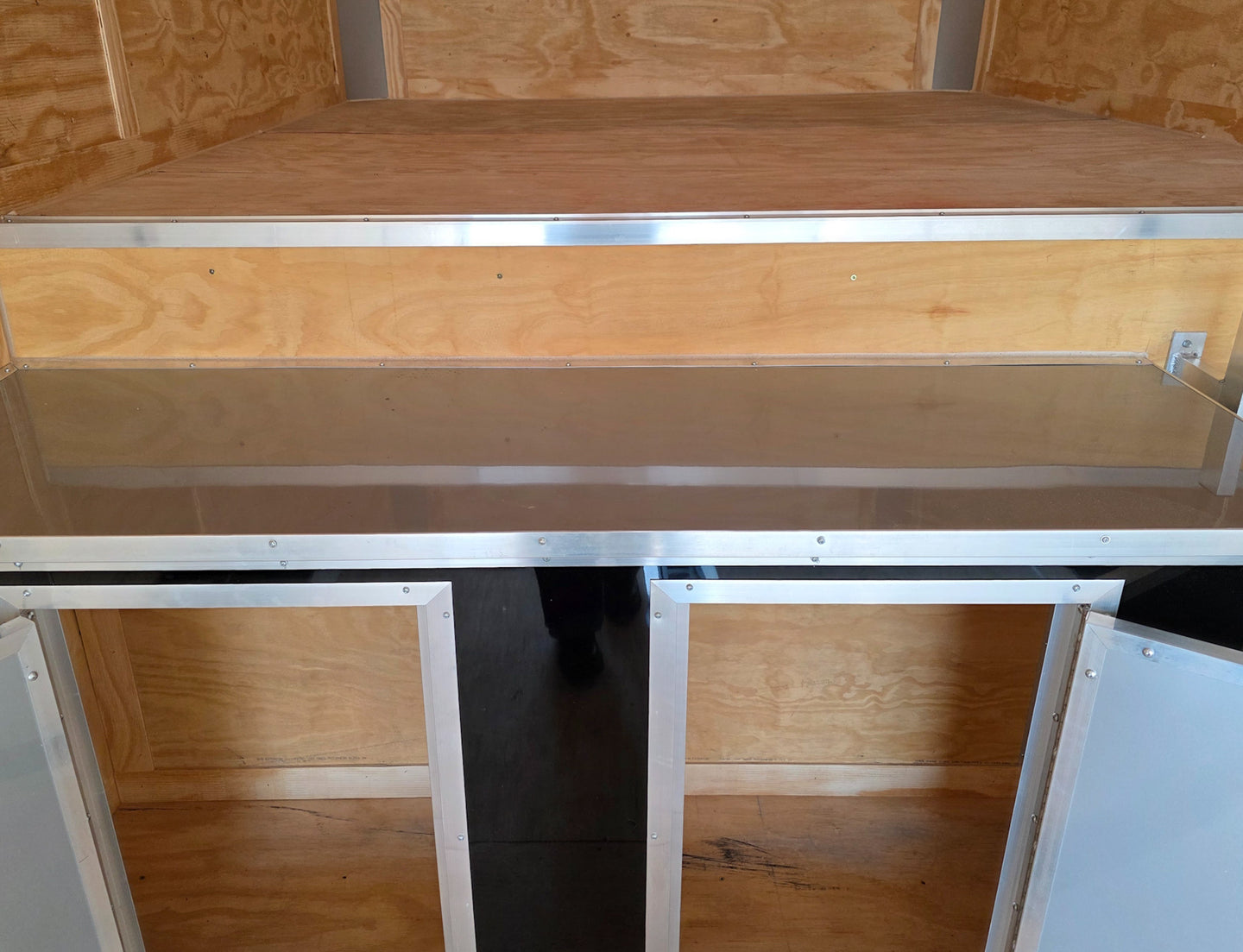 8.5X26 Gooseneck Enclosed Trailer with 9' Interior (3) 7,000lb Axles Top of Cabinet 