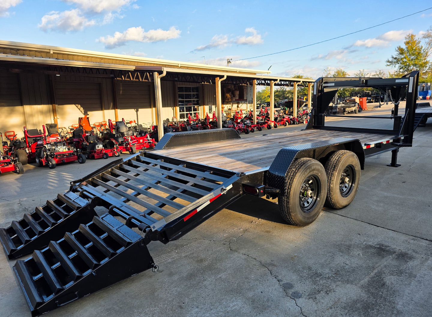 7x18 Gooseneck Equipment Trailer (2) 7K Axles King Kong Ramps 14k GVWR Rear Right Side Ramps Down