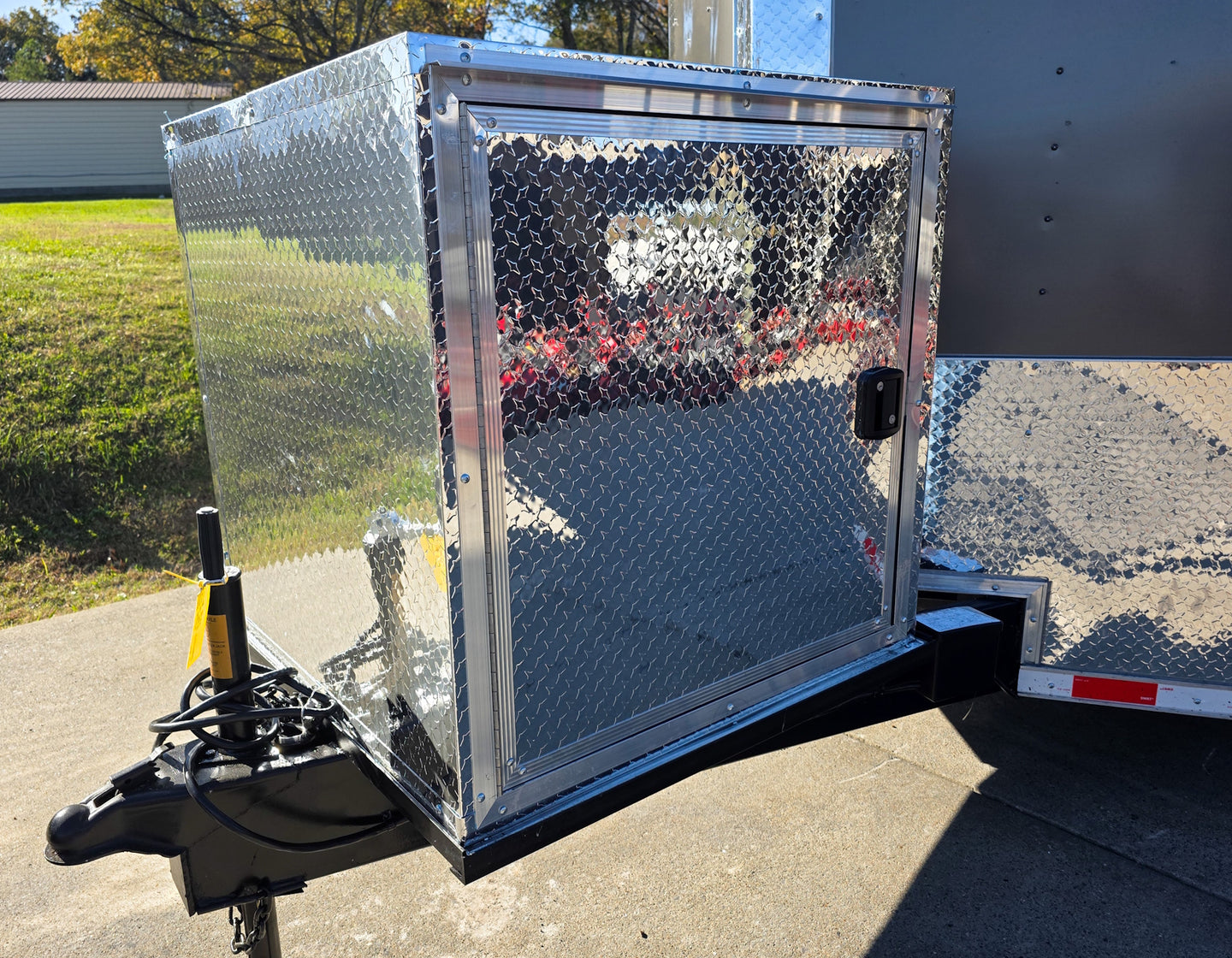 8.5x30 Charcoal V-Nose Hybrid 9.5 Interior (2) 7000LB Axles Generator Box