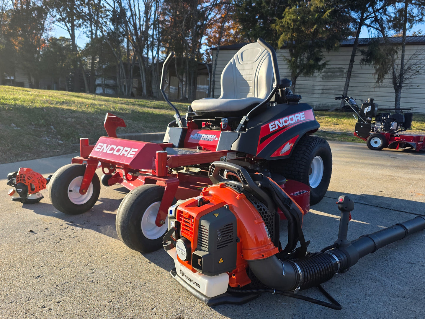 Encore Arrow EA6OXP24LS 60" Zero Turn Mower Handheld Package Left Side 