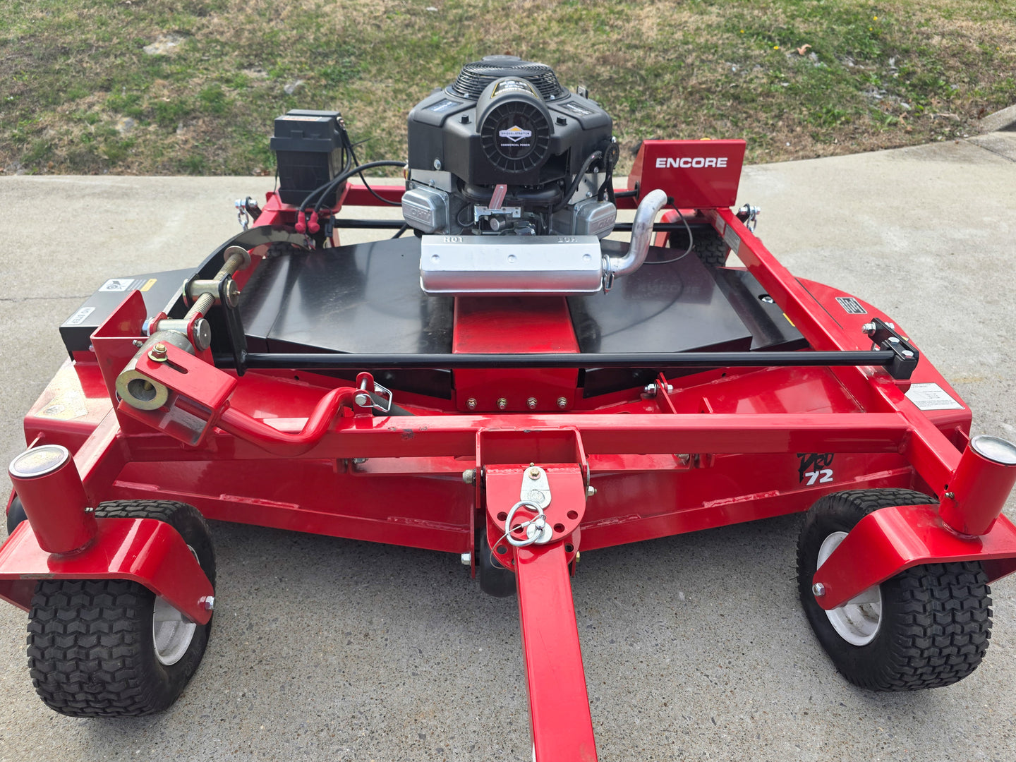 Encore ET72CT724RD 72' Rear Discharge Pull Behind Tracer 22HP Briggs Front Top