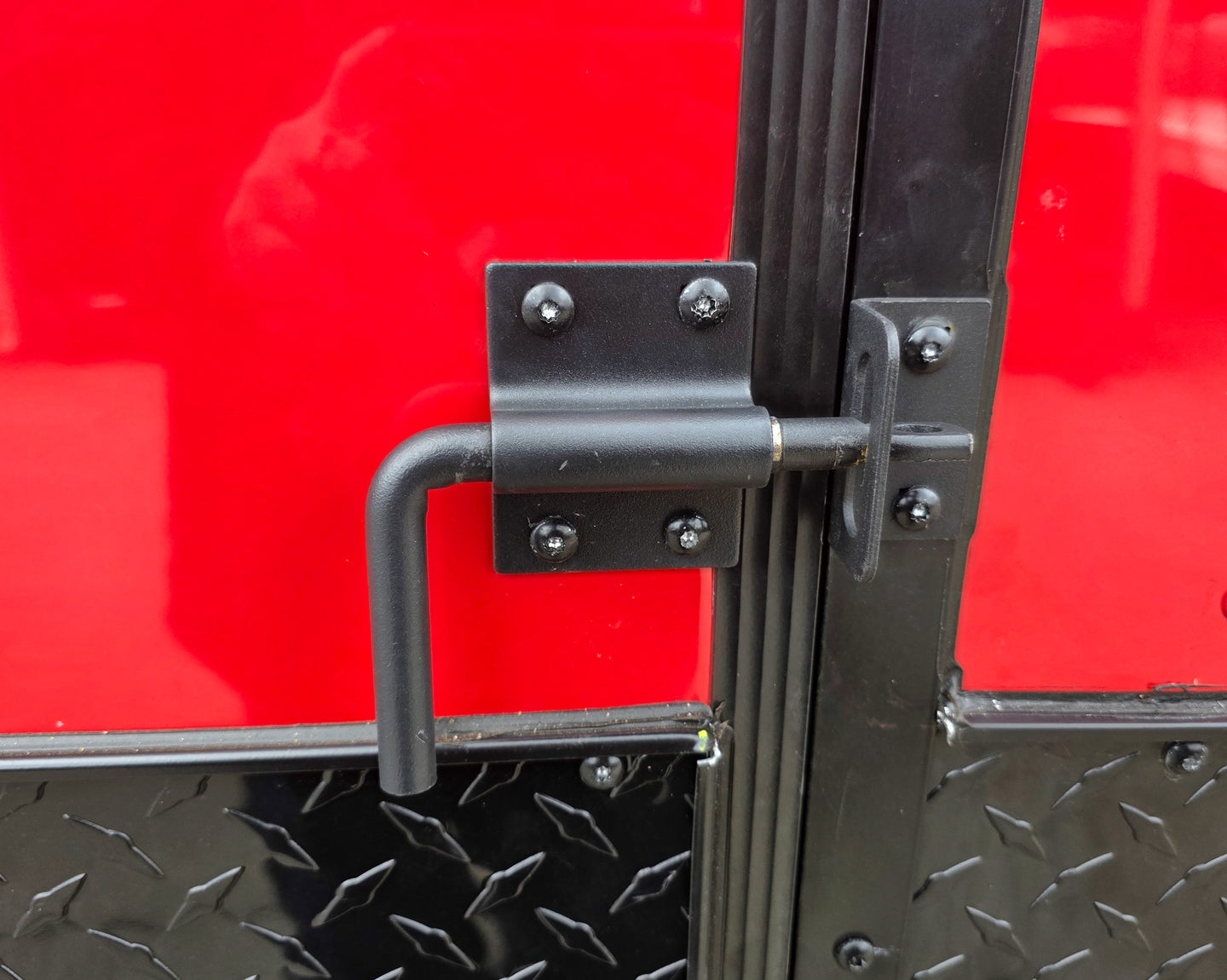 8.5x42 Red Gooseneck Enclosed Trailer Generator Cage with Rear Gullwing (3) 7000k Axles Gullwing Lock 