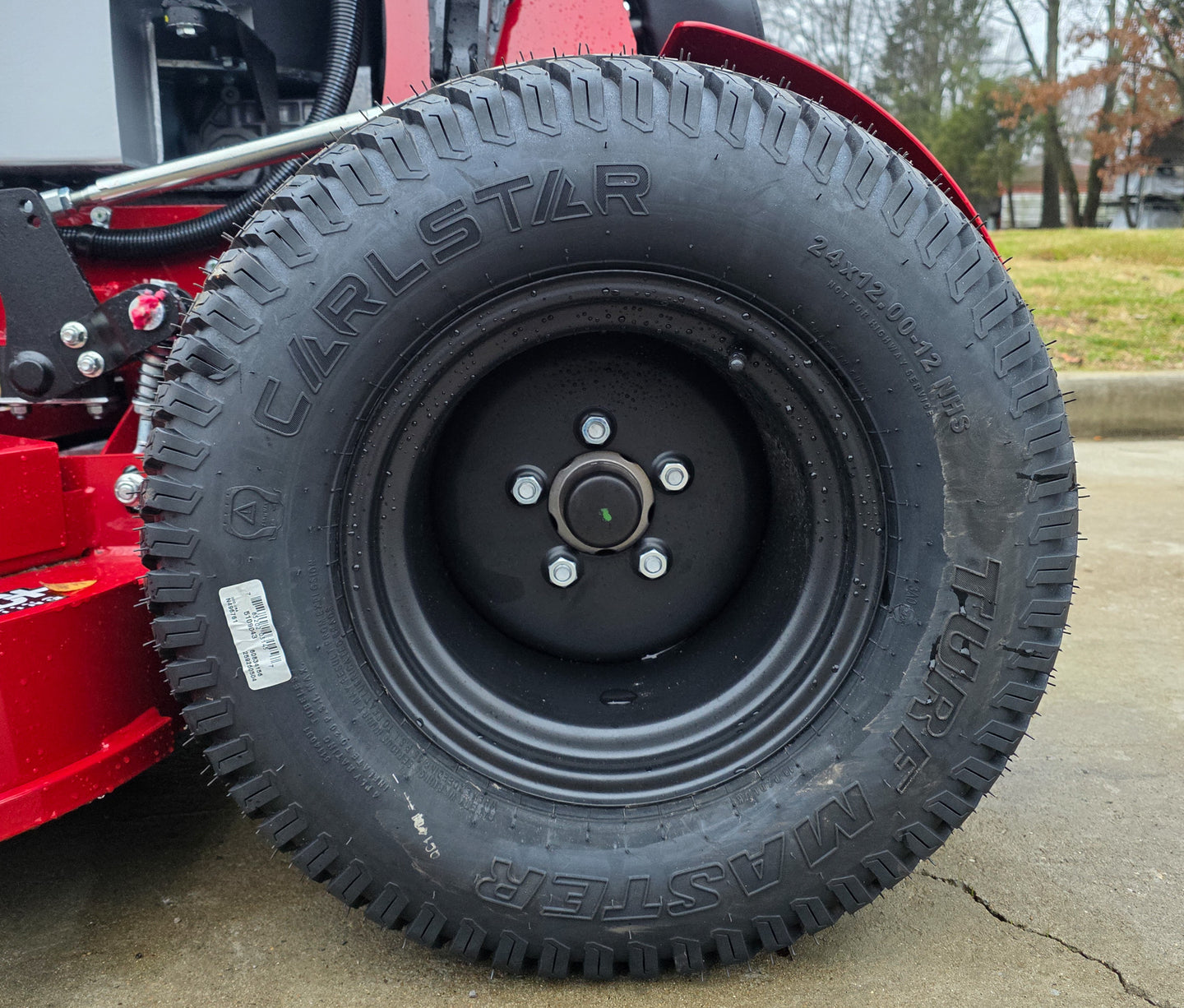 Ferris 5902216 SRS Z3X Soft Ride Stand-On Mower 40HP Vanguard Rear Tire