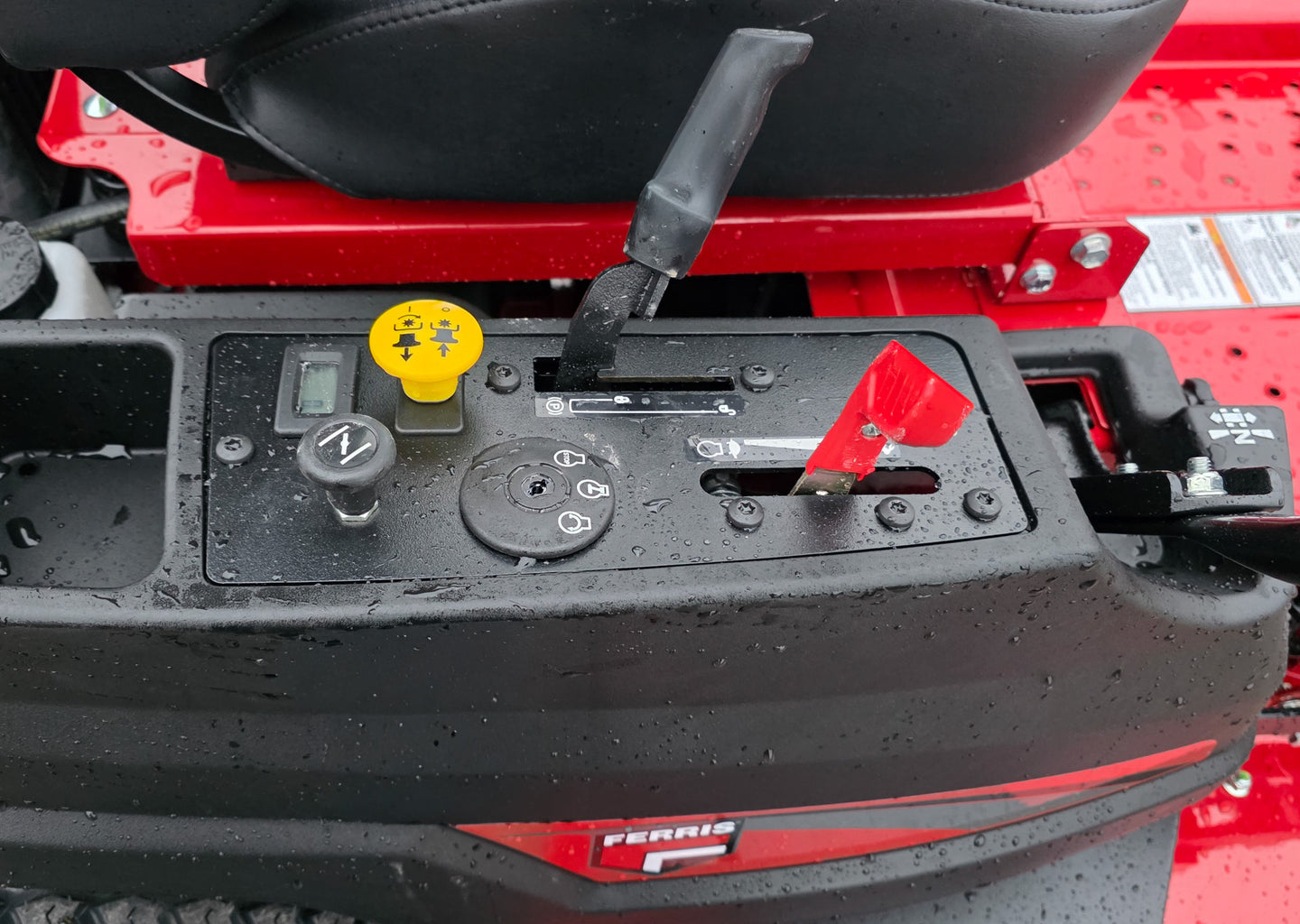 Ferris 5902103 61" 500S Zero Turn Mower 25HP Briggs Controls 