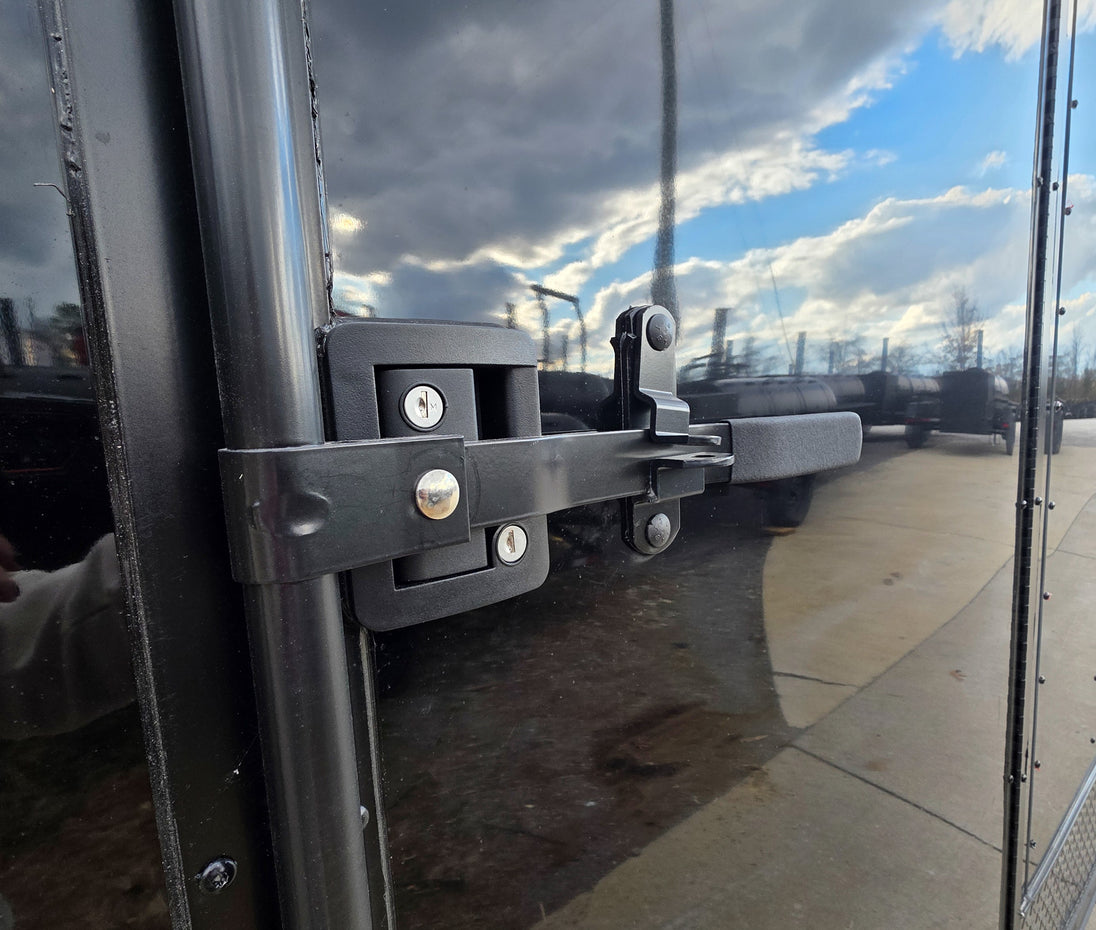 8.5x24 Black Hybrid Enclosed Trailer (2) 5,200lb Axles 10K GVWR Side Door Bar/ RV Lock