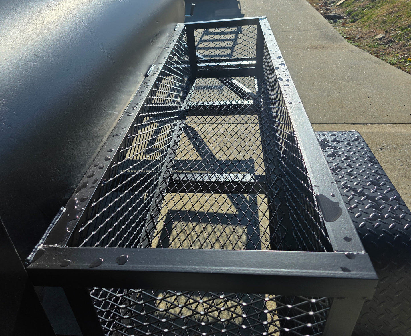 330 Gal Smoker Two Door with Counter Weights and Double Racks Wood Cage Storage 