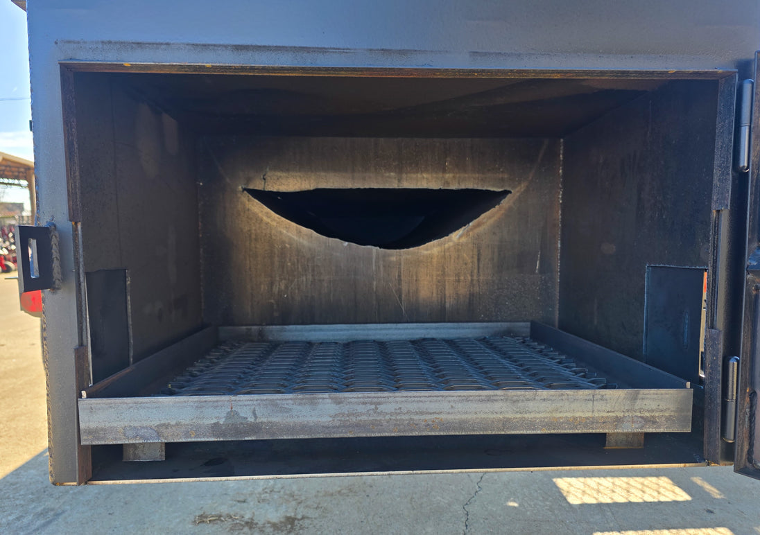 330 Gal Smoker Two Door with Counter Weights and Double Racks Warming Box Lower Rack