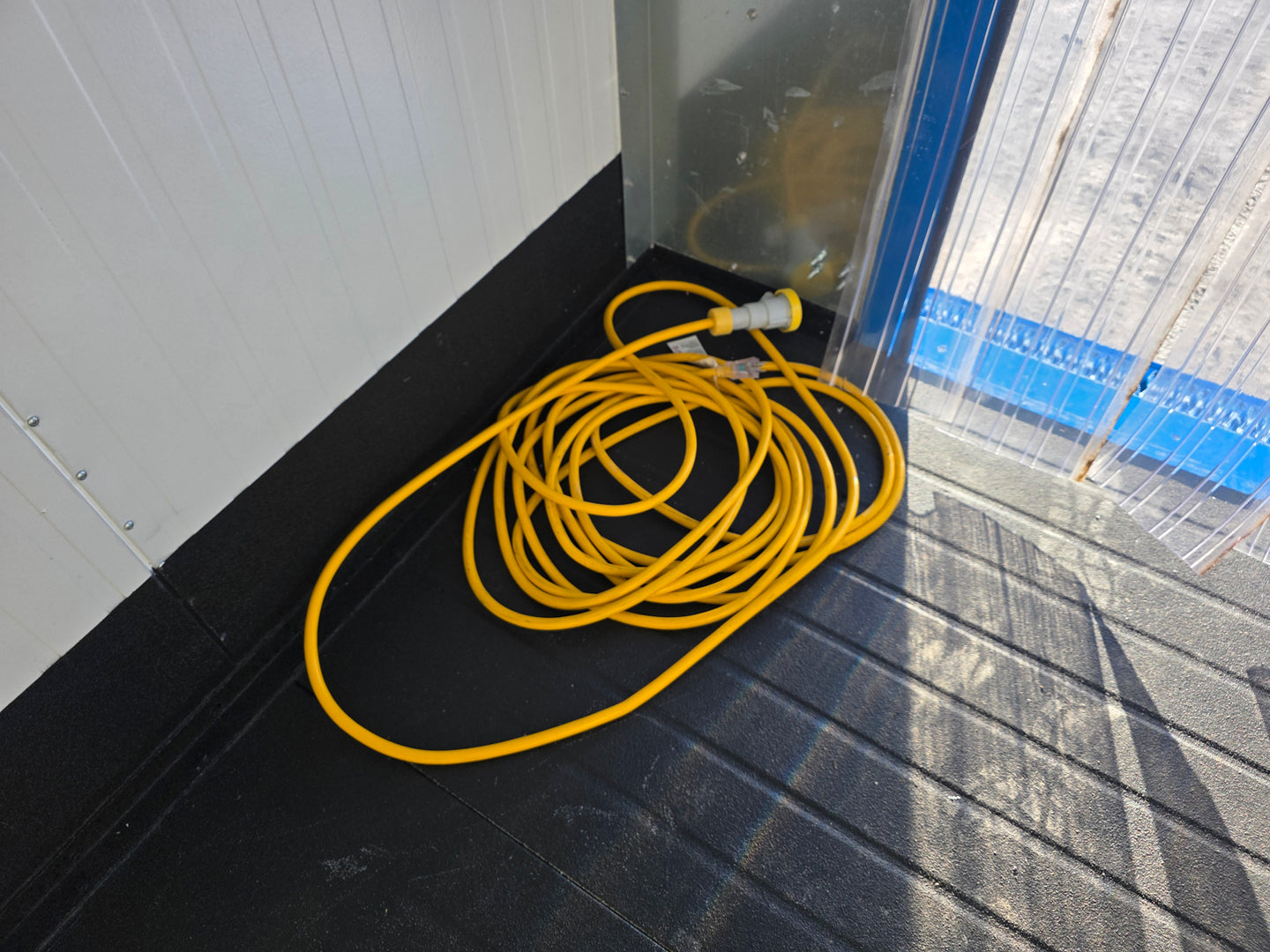 Custom 7' X 12' White Refrigerated Cooler and Freezer Trailer (Includes Generator) - SLE Equipment - 9