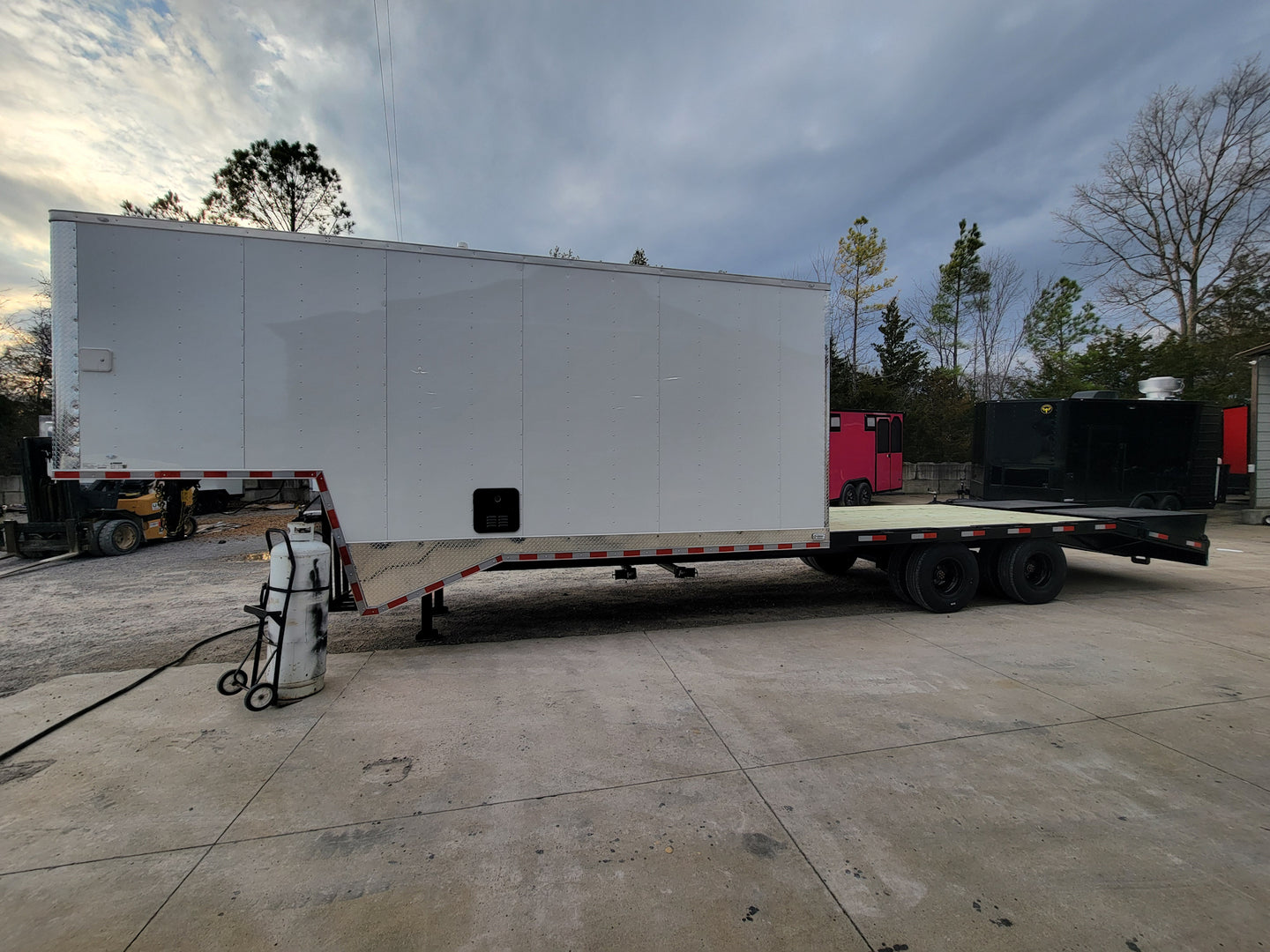 8.5' X 38' Custom Gooseneck Hybrid Equipment and Toy Hauler Trailer - SLE Equipment - 4
