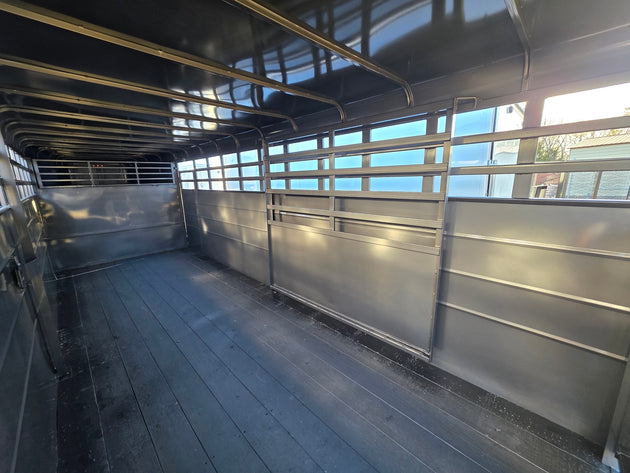 20ft Charcoal Gooseneck Livestock Cattle Trailer (2) 7K Axles 14K GVWR front left angled view picture 