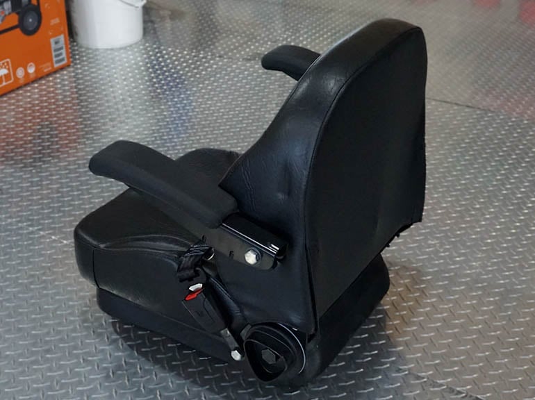 Universal Suspension Seat Black (No Track)