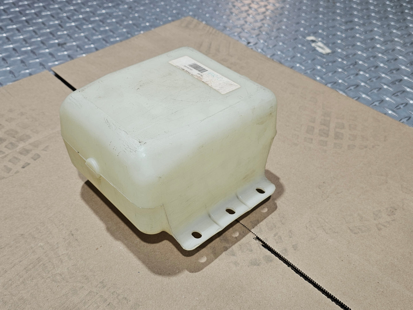 5600290 Briggs and Stratton - Hydro Tank w/ Decal (Superseded to 5600478) Image 4