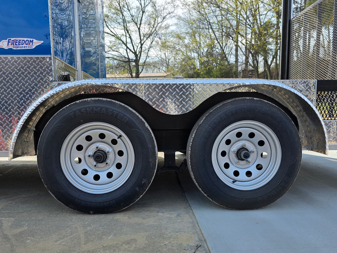 7x14 Enclosed Hybrid 2-3500lb axles axle picture 