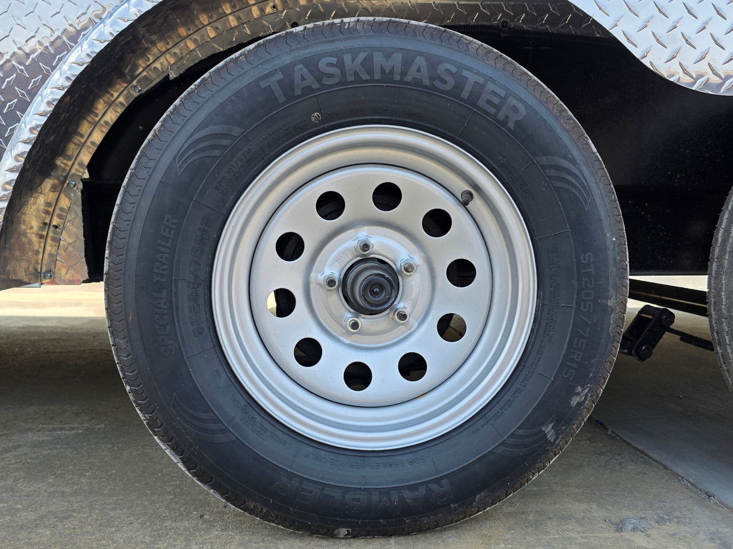 7x14 Enclosed Hybrid 2-3500lb axles Wheel picture 
