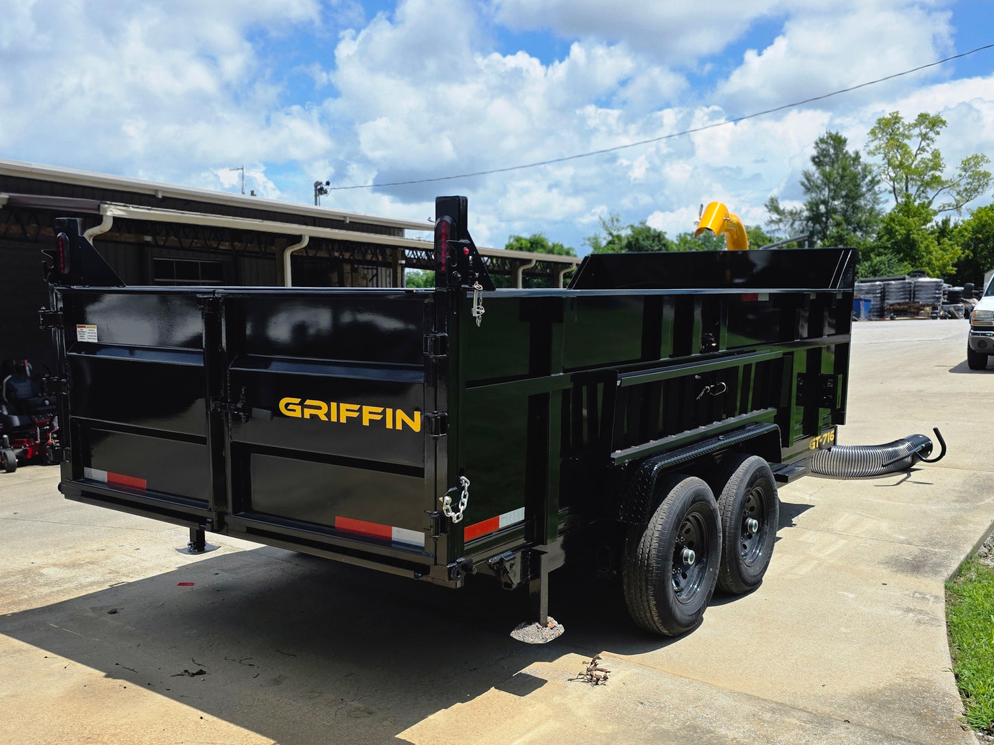 7x16x3 Gorilla Telescopic Leaf Dump Trailer System With 21hp Leaf Debris Loader Back right angle picture 