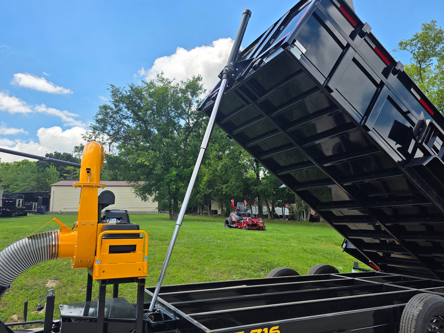 7x16x3 Gorilla Telescopic Leaf Dump Trailer System With 21hp Leaf Debris Loader Hydraulics Picture  